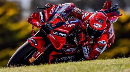 POLE POSITION PER PECCO BAGNAIA A BARCELLONA